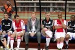 Amsterdam 3 juli 2013
Sjaak Swart 75 jaar . Hij viert dat met een wedstrijd met oud ajax spelers in het Olympisch stadion. Ronald Koeman met Keje Molenaar
Peter Smulders bv