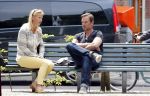 Amsterdam 2 juli 2013
Ronald de Boer zit gezellig in het zonnetje met zijn schoonzus Helen de Boer.
Peter Smulders bv