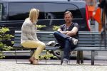 Amsterdam 2 juli 2013
Ronald de Boer zit gezellig in het zonnetje met zijn schoonzus Helen de Boer.
Peter Smulders bv