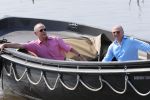 Loosdrecht 22 juli 2013
Ronnie Tober en Jan Jochems op boot varen op de vecht.
Peter Smulders bv
