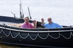 Loosdrecht 22 juli 2013
Ronnie Tober en Jan Jochems op boot varen op de vecht.
Peter Smulders bv