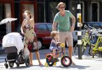 Amsterdam 22 juli 2013
Rutger Castricum met vrouw en kinderen op de pc hooftstraat.
Peter Smulders bv