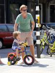 Amsterdam 22 juli 2013
Rutger Castricum met vrouw en kinderen op de pc hooftstraat.
Peter Smulders bv