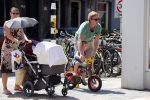 Amsterdam 22 juli 2013
Rutger Castricum met vrouw en kinderen op de pc hooftstraat.
Peter Smulders bv