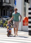 Amsterdam 22 juli 2013
Rutger Castricum met vrouw en kinderen op de pc hooftstraat.
Peter Smulders bv
