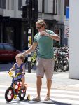 Amsterdam 22 juli 2013
Rutger Castricum met vrouw en kinderen op de pc hooftstraat.
Peter Smulders bv