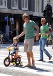 Amsterdam 22 juli 2013
Rutger Castricum met vrouw en kinderen op de pc hooftstraat.
Peter Smulders bv