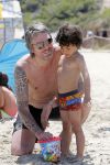 ibiza 15 juli 2013
Ruud en Aafke de wild met hun kinderen Toy Travis Johnny en Teddy op coco beach.
Peter Smulders bv