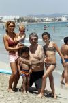 ibiza 15 juli 2013
Ruud en Aafke de wild met hun kinderen Toy Travis Johnny en Teddy op coco beach.
Peter Smulders bv