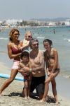 ibiza 15 juli 2013
Ruud en Aafke de wild met hun kinderen Toy Travis Johnny en Teddy op coco beach.
Peter Smulders bv