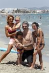 ibiza 15 juli 2013
Ruud en Aafke de wild met hun kinderen Toy Travis Johnny en Teddy op coco beach.
Peter Smulders bv