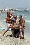 ibiza 15 juli 2013
Ruud en Aafke de wild met hun kinderen Toy Travis Johnny en Teddy op coco beach.
Peter Smulders bv