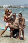 ibiza 15 juli 2013
Ruud en Aafke de wild met hun kinderen Toy Travis Johnny en Teddy op coco beach.
Peter Smulders bv