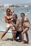 ibiza 15 juli 2013
Ruud en Aafke de wild met hun kinderen Toy Travis Johnny en Teddy op coco beach.
Peter Smulders bv