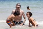 ibiza 15 juli 2013
Ruud en Aafke de wild met hun kinderen Toy Travis Johnny en Teddy op coco beach.
Peter Smulders bv