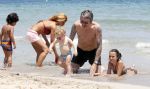 ibiza 15 juli 2013
Ruud en Aafke de wild met hun kinderen Toy Travis Johnny en Teddy op coco beach.
Peter Smulders bv
