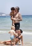 ibiza 15 juli 2013
Ruud en Aafke de wild met hun kinderen Toy Travis Johnny en Teddy op coco beach.
Peter Smulders bv