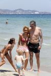 ibiza 15 juli 2013
Ruud en Aafke de wild met hun kinderen Toy Travis Johnny en Teddy op coco beach.
Peter Smulders bv