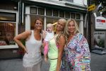 Scheveningen, 27 Juli 2013
Samantha v d (Plas Barbie) bij haar kapper
Foto Peter Smulders BV