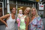 Scheveningen, 27 Juli 2013
Samantha v d (Plas Barbie) bij haar kapper
Foto Peter Smulders BV