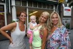 Scheveningen, 27 Juli 2013
Samantha v d (Plas Barbie) bij haar kapper
Foto Peter Smulders BV