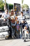 Ibiza 13 juli 2013
Ellemieke Vermolen en Sergio Herman op het vliegveld met hun 2 zoons en een zoon en dochter van Sergio uit een eerdere relatie.
Peter Smulders bv