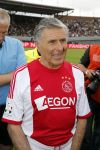 Amsterdam 3 juli 2013
Sjaak Swart 75 jaar . Hij viert dat met een wedstrijd met oud ajax spelers in het Olympisch stadion.
Peter Smulders bv