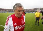 Amsterdam 3 juli 2013
Sjaak Swart 75 jaar . Hij viert dat met een wedstrijd met oud ajax spelers in het Olympisch stadion.
Peter Smulders bv