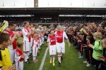 Amsterdam 3 juli 2013
Sjaak Swart 75 jaar . Hij viert dat met een wedstrijd met oud ajax spelers in het Olympisch stadion.
Peter Smulders bv