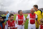 Amsterdam 3 juli 2013
Sjaak Swart 75 jaar . Hij viert dat met een wedstrijd met oud ajax spelers in het Olympisch stadion.
Peter Smulders bv