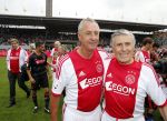 Amsterdam 3 juli 2013
Sjaak Swart 75 jaar . Hij viert dat met een wedstrijd met oud ajax spelers in het Olympisch stadion.
Peter Smulders bv