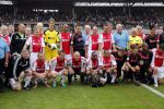Amsterdam 3 juli 2013
Sjaak Swart 75 jaar . Hij viert dat met een wedstrijd met oud ajax spelers in het Olympisch stadion.
Peter Smulders bv