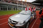 Amsterdam 3 juli 2013
Sjaak Swart 75 jaar . Hij viert dat met een wedstrijd met oud ajax spelers in het Olympisch stadion. Sjaak Swart met zijn kleinkinderen
Peter Smulders bv