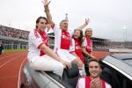 Amsterdam 3 juli 2013
Sjaak Swart 75 jaar . Hij viert dat met een wedstrijd met oud ajax spelers in het Olympisch stadion. Sjaak Swart met zijn kleinkinderen
Peter Smulders bv