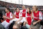 Amsterdam 3 juli 2013
Sjaak Swart 75 jaar . Hij viert dat met een wedstrijd met oud ajax spelers in het Olympisch stadion. Sjaak Swart met zijn kleinkinderen
Peter Smulders bv