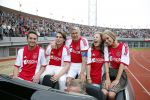 Amsterdam 3 juli 2013
Sjaak Swart 75 jaar . Hij viert dat met een wedstrijd met oud ajax spelers in het Olympisch stadion. Sjaak Swart met zijn kleinkinderen
Peter Smulders bv