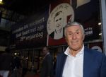Amsterdam 3 juli 2013
Sjaak Swart 75 jaar . Hij viert dat met een wedstrijd met oud ajax spelers in het Olympisch stadion.
Peter Smulders bv