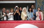 Amsterdam 3 juli 2013
Sjaak Swart 75 jaar . Hij viert dat met een wedstrijd met oud ajax spelers in het Olympisch stadion. familie vrouw en kinderen Sjaak
Peter Smulders bv