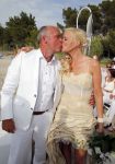 ibiza 12 juli 2013
Jan Reus en Sonja Bakker trouwen bij strandtent Sa Flama op ibiza alle 5 hun kinderen inclusief Bram zijn natuurlijk aanwezig.
Peter Smulders bv