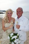 ibiza 12 juli 2013
Jan Reus en Sonja Bakker trouwen bij strandtent Sa Flama op ibiza alle 5 hun kinderen inclusief Bram zijn natuurlijk aanwezig.
Peter Smulders bv