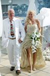 ibiza 12 juli 2013
Jan Reus en Sonja Bakker trouwen bij strandtent Sa Flama op ibiza alle 5 hun kinderen inclusief Bram zijn natuurlijk aanwezig. Sonja met haar vader
Peter Smulders bv