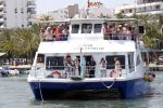 ibiza 14 juli 2013
Jan Reus en Sonja bakker gaan varen met hun kinderen en gasten op een boot en iedereen is verkleed in hippie stijl
Peter Smulders bv