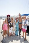 ibiza 14 juli 2013
Jan Reus en Sonja bakker gaan varen met hun kinderen en gasten op een boot en iedereen is verkleed in hippie stijl
Peter Smulders bv