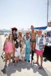 ibiza 14 juli 2013
Jan Reus en Sonja bakker gaan varen met hun kinderen en gasten op een boot en iedereen is verkleed in hippie stijl
Peter Smulders bv