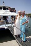 ibiza 14 juli 2013
Jan Reus en Sonja bakker gaan varen met hun kinderen en gasten op een boot en iedereen is verkleed in hippie stijl
Peter Smulders bv