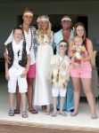 ibiza 14 juli 2013
Jan Reus en Sonja bakker gefotografeerd in hun villa met hun kinderen en opa.
Peter Smulders bv