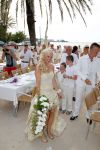 ibiza 12 juli 2013
Jan Reus en Sonja Bakker trouwen bij strandtent Sa Flama op ibiza alle 5 hun kinderen inclusief Bram zijn natuurlijk aanwezig.
Peter Smulders bv