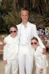 ibiza 12 juli 2013
Jan Reus en Sonja Bakker trouwen bij strandtent Sa Flama op ibiza alle 5 hun kinderen inclusief Bram zijn natuurlijk aanwezig.
Peter Smulders bv