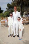 ibiza 12 juli 2013
Jan Reus en Sonja Bakker trouwen bij strandtent Sa Flama op ibiza alle 5 hun kinderen inclusief Bram zijn natuurlijk aanwezig.
Peter Smulders bv