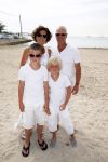ibiza 12 juli 2013
Jan Reus en Sonja Bakker trouwen bij strandtent Sa Flama op ibiza alle 5 hun kinderen inclusief Bram zijn natuurlijk aanwezig.
Peter Smulders bv